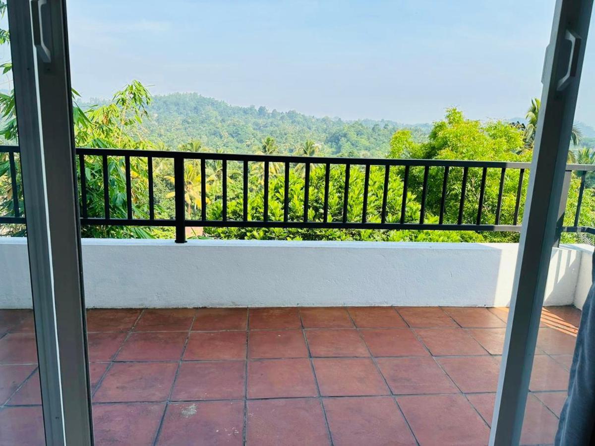 Kandy Hub Guest House Buitenkant foto