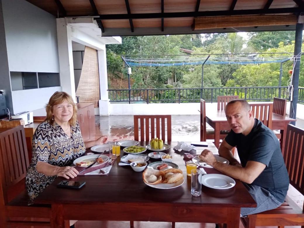 Kandy Hub Guest House Buitenkant foto